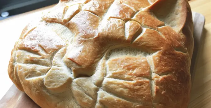 Whiskerlicious Baking: How to Craft a Cat-Shaped Loaf of Bread